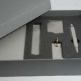 Geschenkebox-mit-Schreibwaren-grau-mit-Moduletto-Notizbuch.jpg