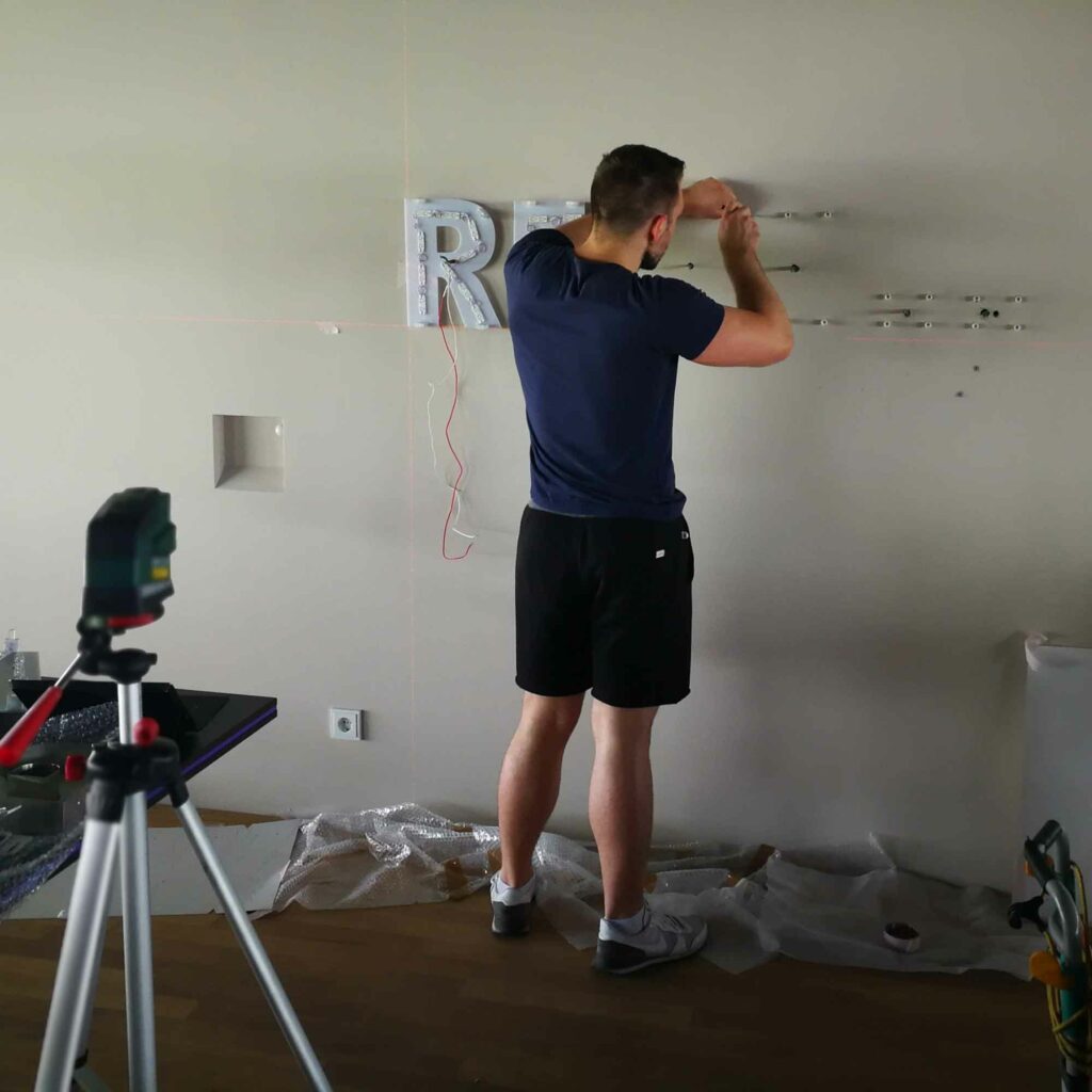 Buchstabenmontage