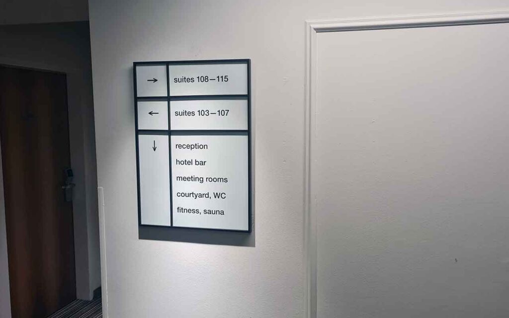 Bilderrahmen als Hotel Leitsystem